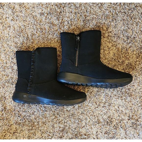 Skechers Women's Black Ankle Suede Boot w/faux Fur Lining Size 8 NEW - Picture 2 of 8